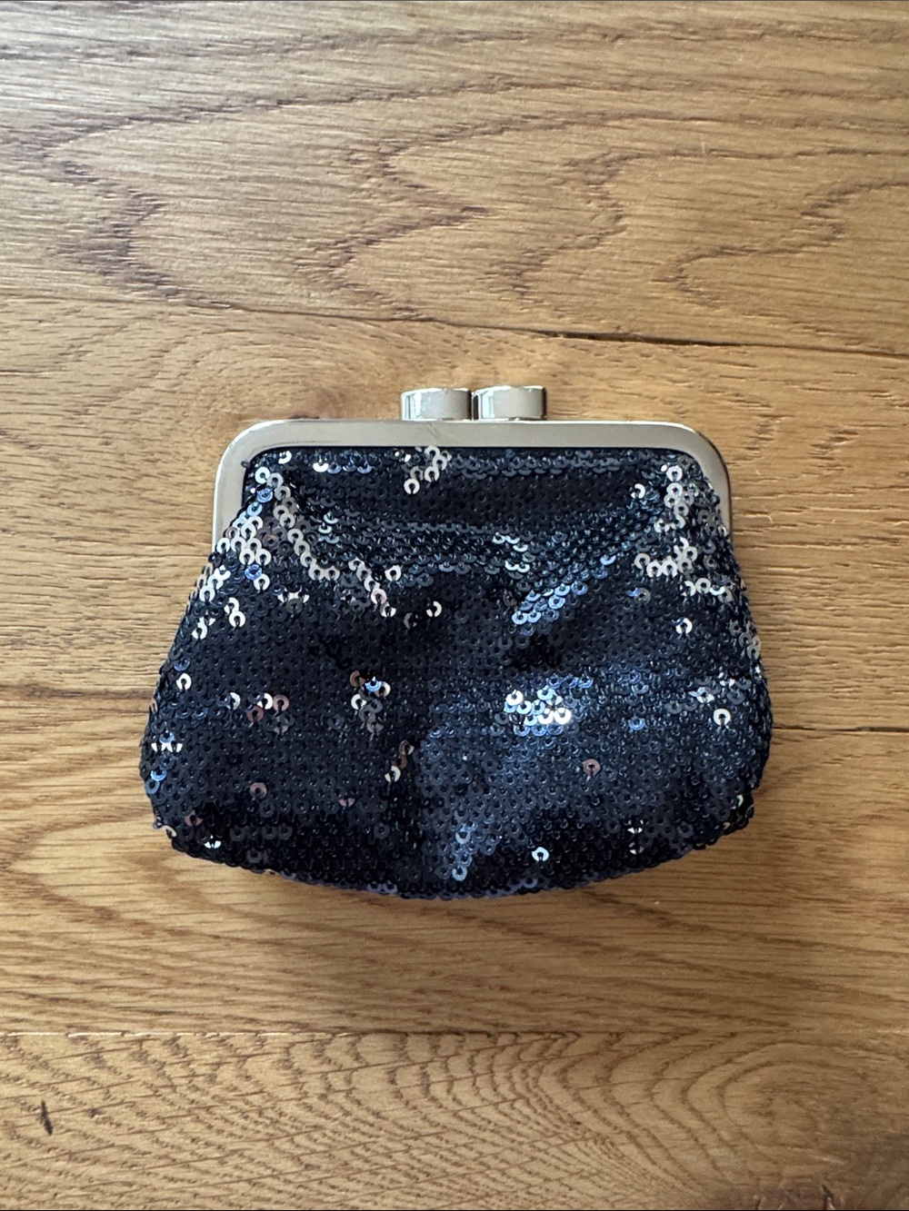 Victoria’s Secret sequined case / coin purse - Picture 3 of 4